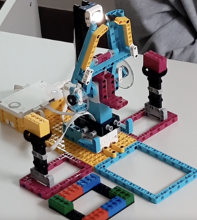 Mädchenschule + : Wahlfach Robotics