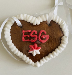 Schon Tradition am ESG: Der Dirndltag
